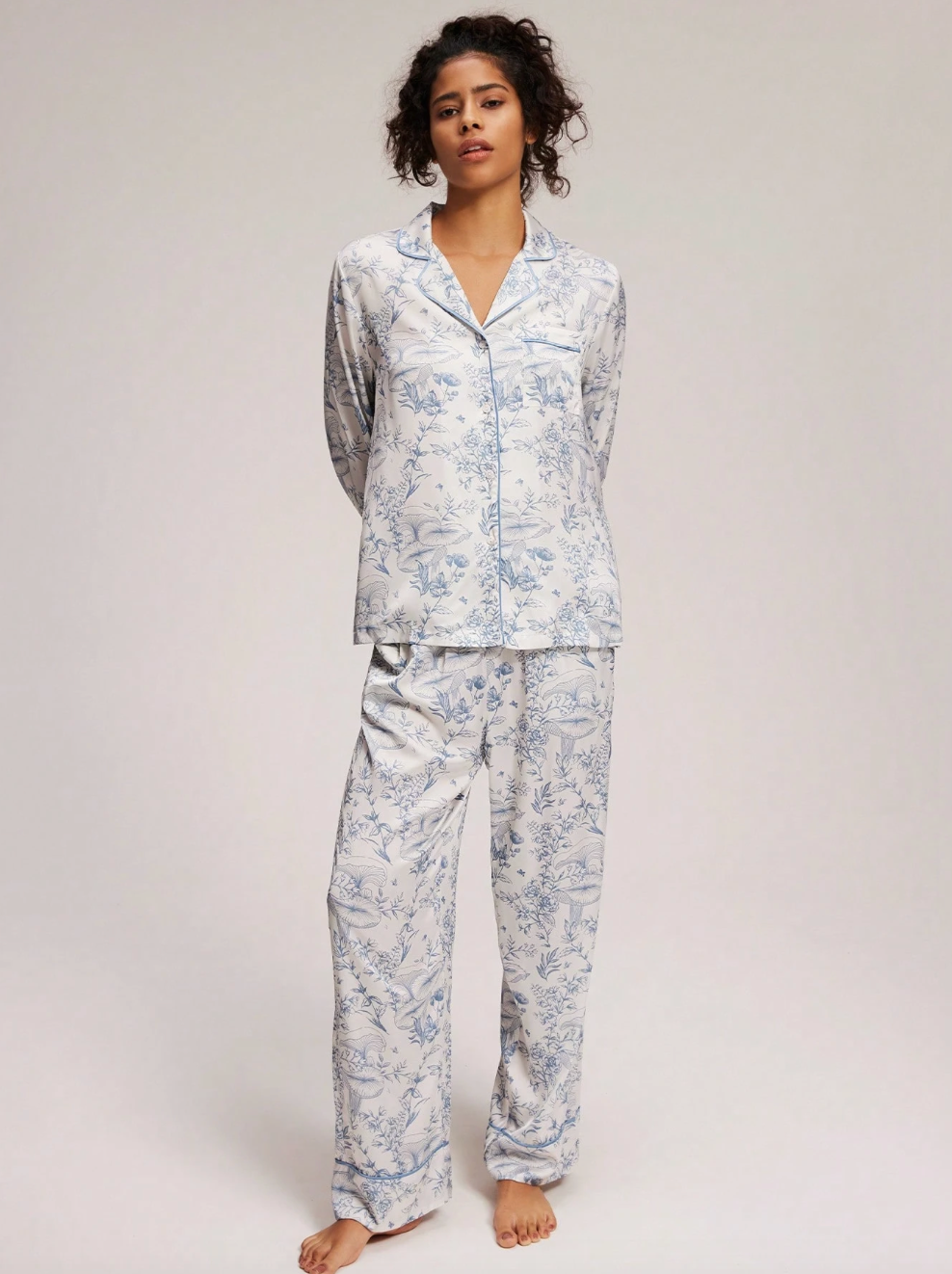 Pijama de manga larma con print celeste