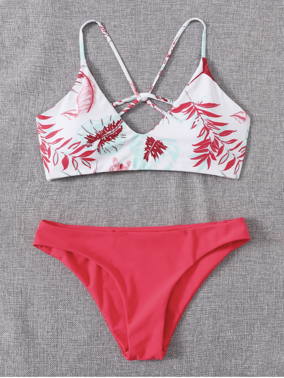 Bikini rosado con top de flores