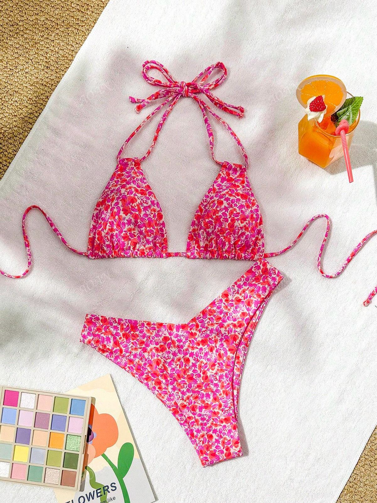 Bikini rosado de flores de triangulo