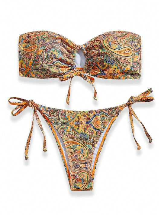 Bikini anaranjado de colores con diseno paisley