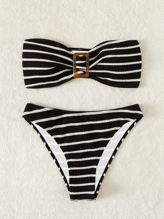 Bikini bandeau negro con lineas