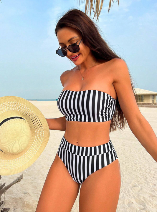 Bikini de lineas negras strapless