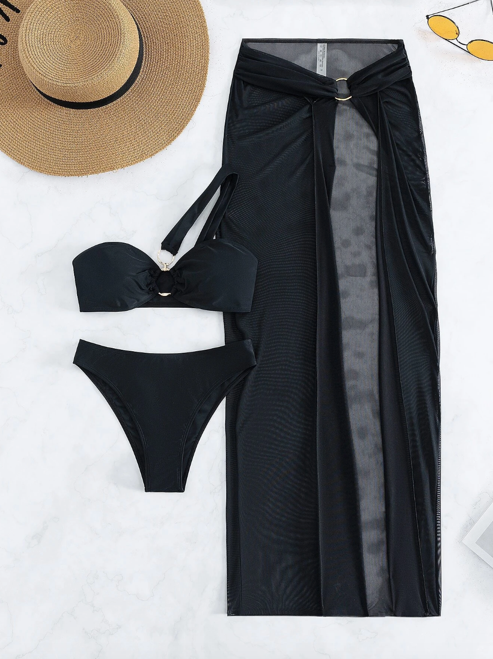 Set negro de bikini y falda