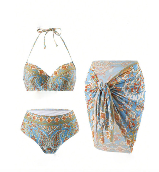 Set de bikini de colores celeste y anaranjado con pareo