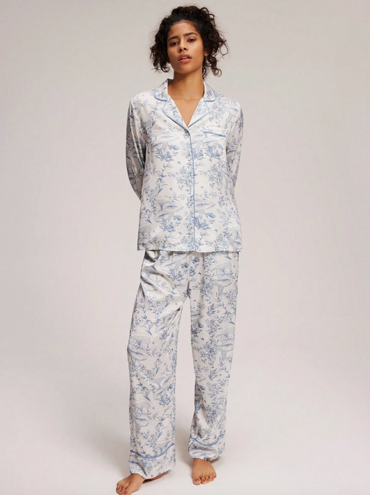 Pijama de manga larma con print celeste