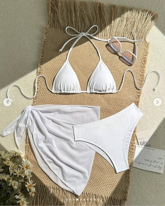 Set de bikini blanco con pareo